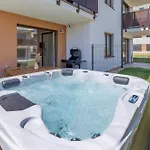 Boho W Jacuzzi, Grill & Garden *
