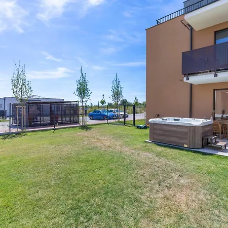 Boho W Jacuzzi, Grill & Garden Apartamento *