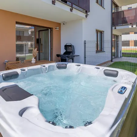 Boho W Jacuzzi, Grill & Garden *