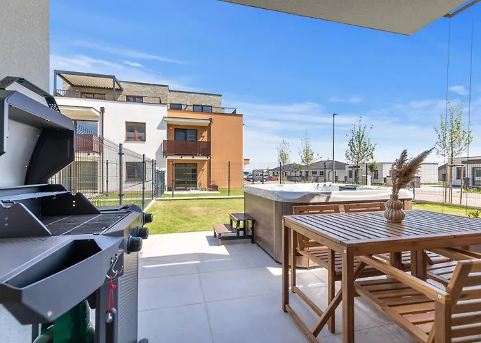 Boho W Jacuzzi, Grill & Garden Διαμέρισμα Modra