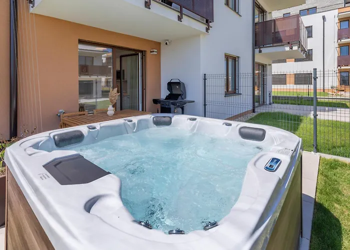 Boho W Jacuzzi, Grill & Garden *